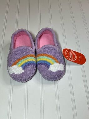 Wonder Nation Size 11-12 Purple Fuzzy Slippers with Rainbow Cloud NWT